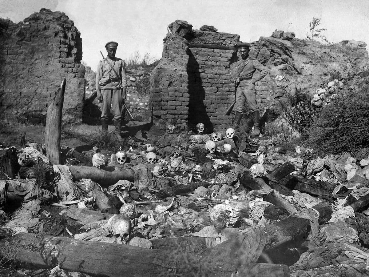 Pourquoi les Turcs ont-ils massacré les Arméniens ?