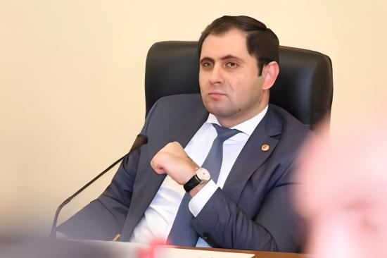 Une note pour le nouveau ministre de la Défense Papikyan