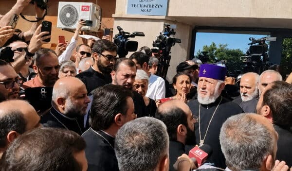Déclaration concernant la mise en accusation du Catholicos de tous les Arméniens